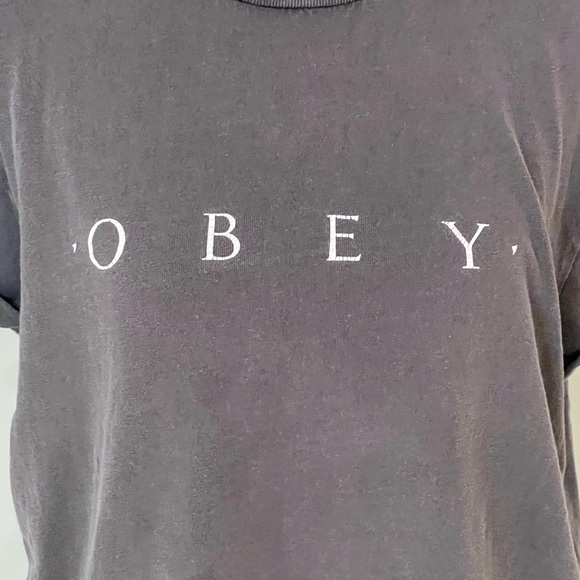 Obey T-Shirt | Gray | Cuff Sleeve | Size M | Preowned - Picture 6 of 7